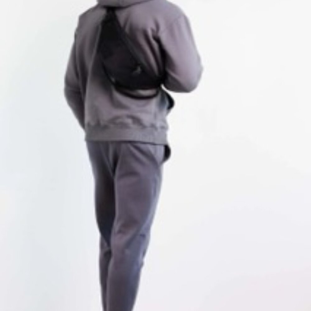 Beis The Sport Pack in Black - Picture 4 of 12